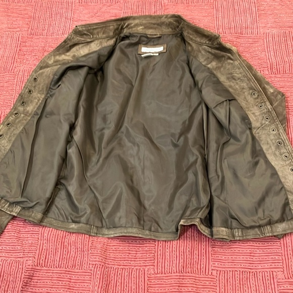 Coldwater Creek Brown suede Leather Jacket with Classic fitted design and snaps - Picture 3 of 16